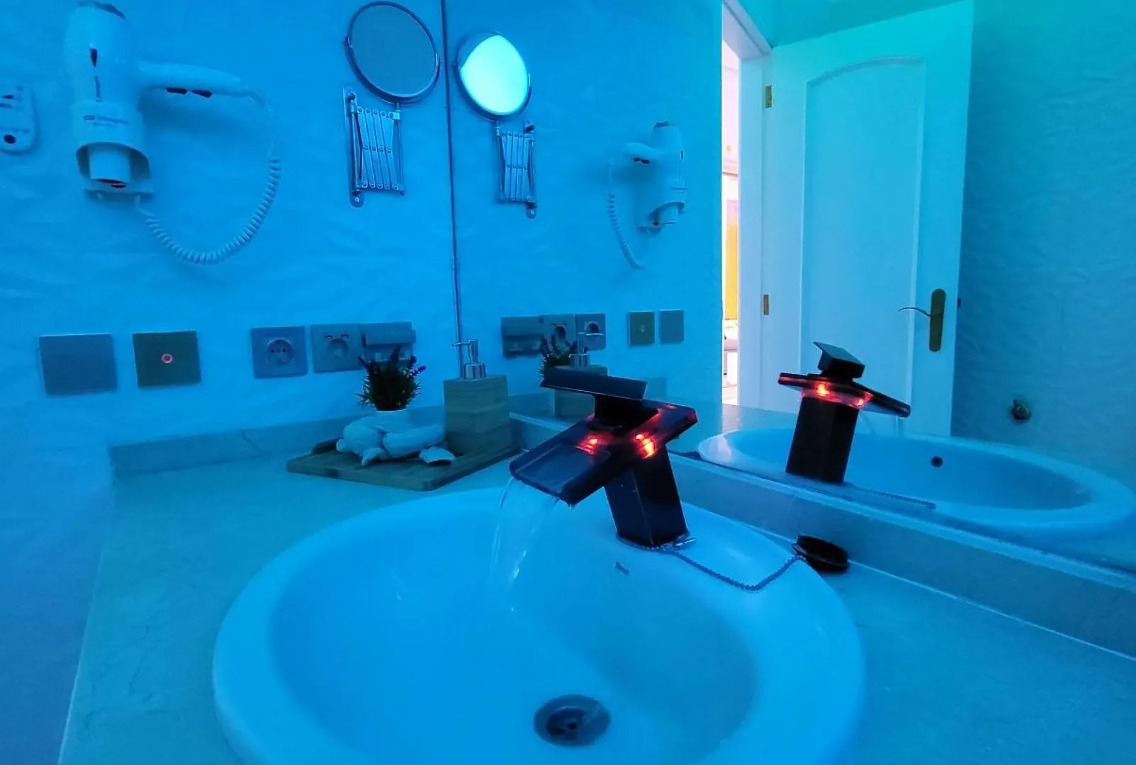 Moderno Y Luminoso Atico Con Vistas Y Piscina Apartment San Miguel de Abona